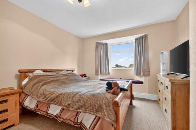 3 bed Semi-Detached for sale Image 10