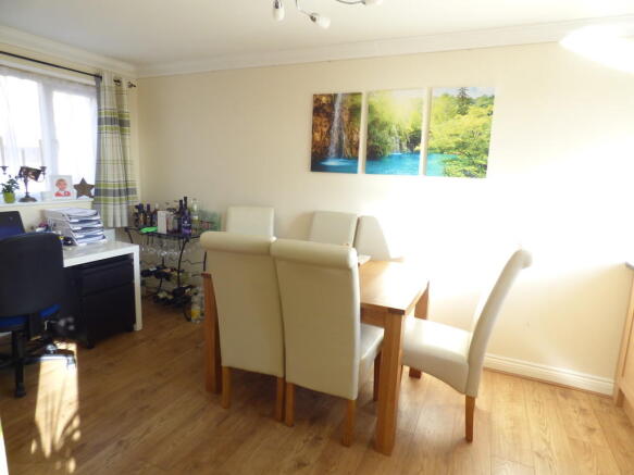 Dining room (a)