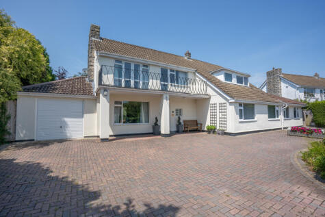 Carrbridge Close, Talbot Woods, Bournemouth, Dorset, BH3