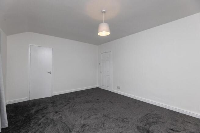 3 bed Semi-Detached for sale Image 10