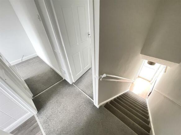 FIRST FLOOR LANDING