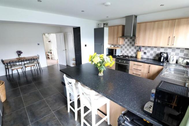 Kitchen/Dining Room