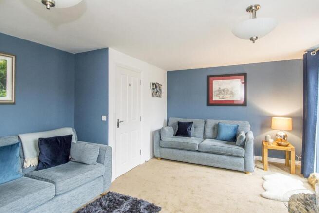 (First Floor Lounge / Bedroom Two Photo Two)