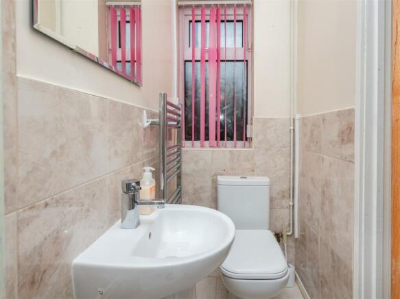 SHOWER ROOMS 1.jpg