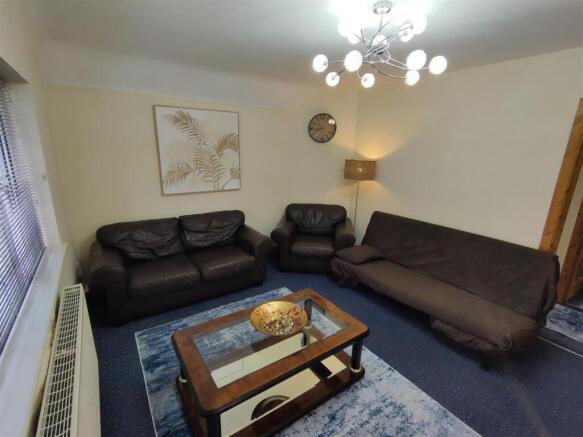 Lounge1.jpg