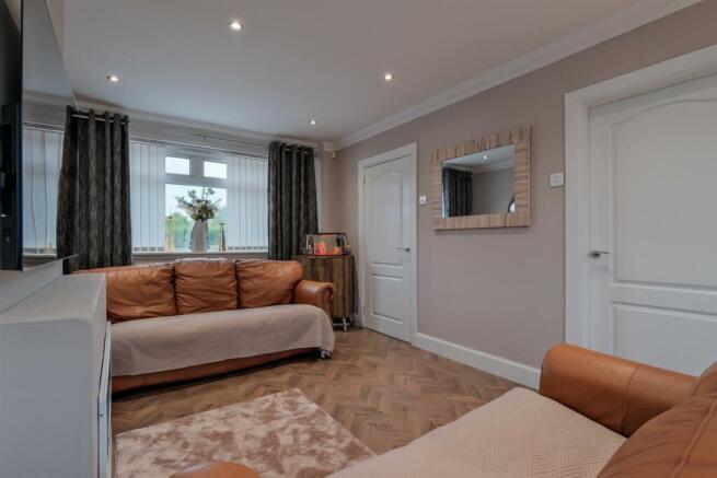 004-11 Dimsdale Crescent, Wishaw ML2 8DR.jpg