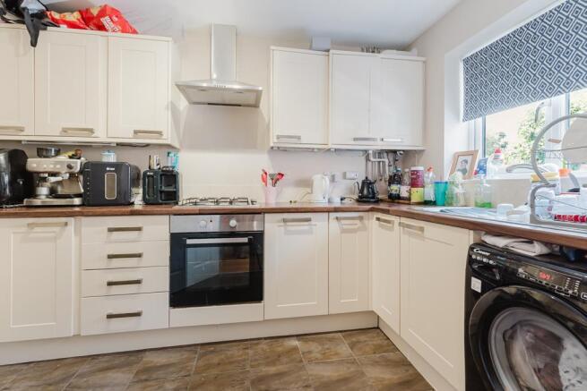 39 High Street, Burton Latimer-4.jpg