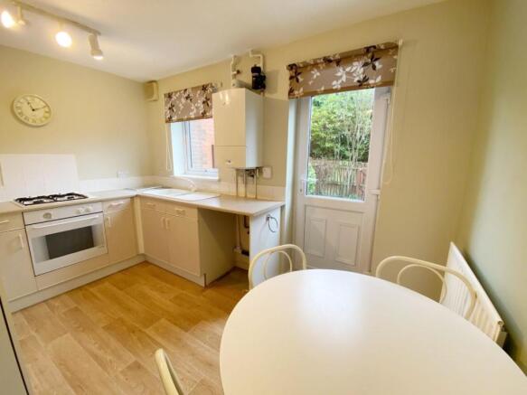 Kitchen pic 1.jpg