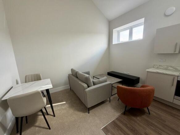 1 bed Apartment to rent Image 2
