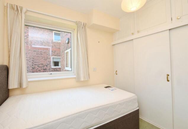 2 bed Retirement Property for sale Image 7