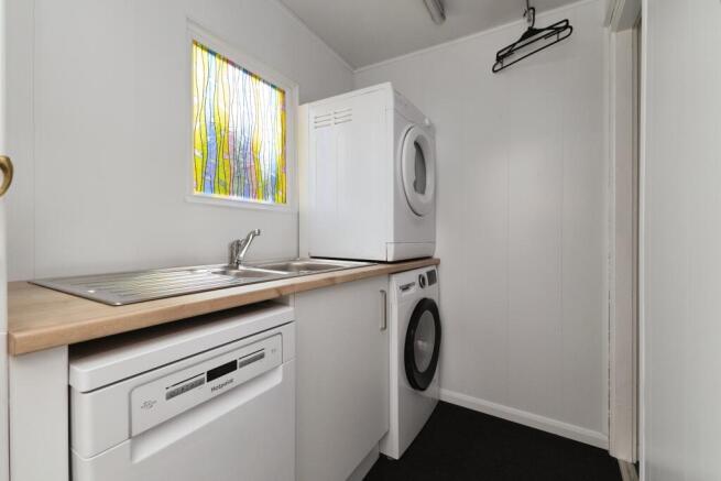 3 bed Semi-Detached for sale Image 7