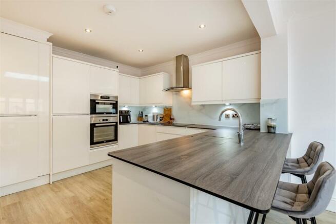 8572549-interior01.jpg