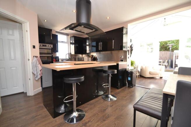3 bed Semi-Detached for sale Image 9