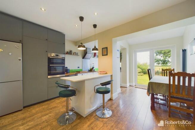 Howick Park Drive, Penwortham photo 4