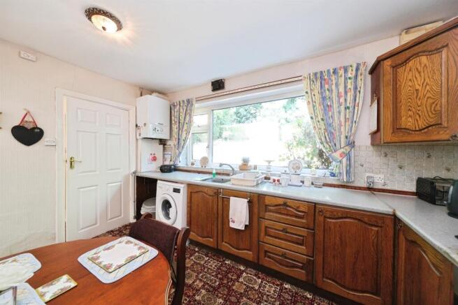 3 bed Semi-Detached for sale Image 7