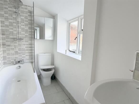 3 bed Terraced for sale Image 8