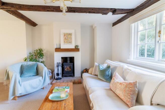 LOUNGE/DINING ROOM pic 2