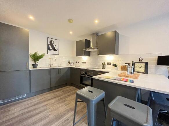 Kitchen 2.jpeg