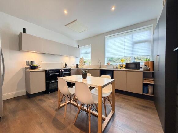 1 bed Flat for sale Image 4