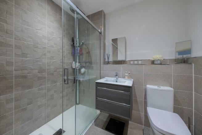 Apt 4 11 Grange Close-018.JPG