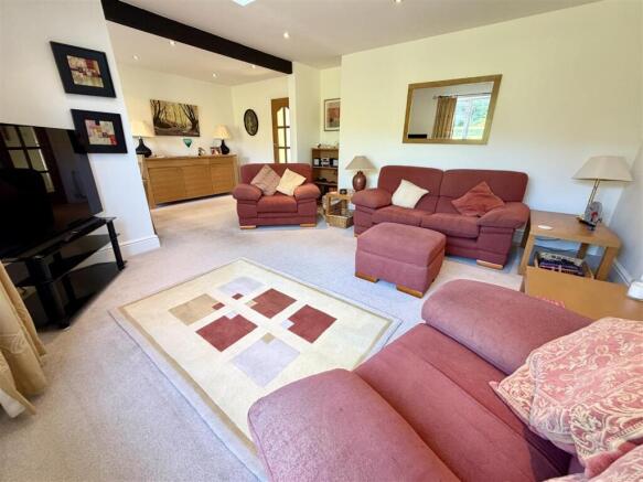 Sandgate Drive, Kippax, Leeds photo 4
