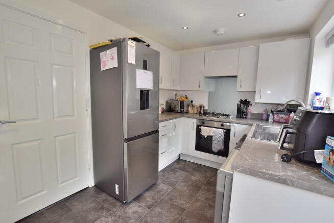 2 bed Semi-Detached for sale Image 5