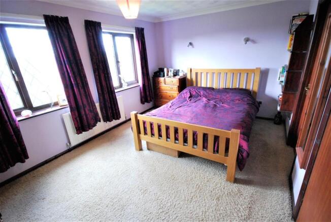 MASTER BEDROOM: