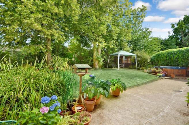 8 SUNDERLAND PLACE, WELLESBOURNE  (REAR GARDEN).jp