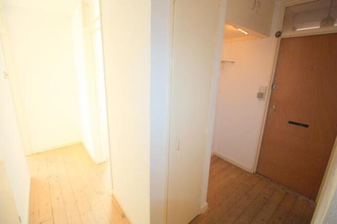 Hallway (T Shaped)