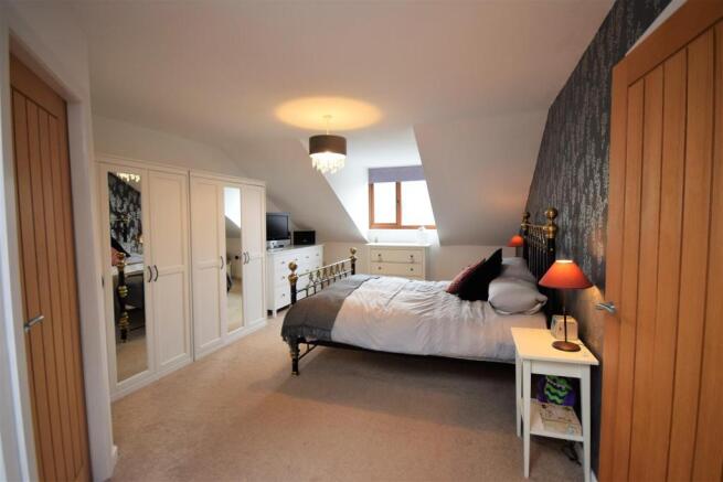 15 chapel Bank House, HX6 4DB.JPG