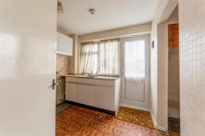 10 Trussel Rd-11.jpg