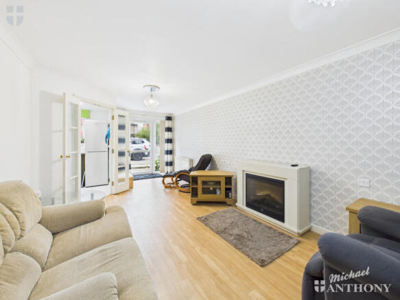 CAM03852G0-PR0447-STILL007