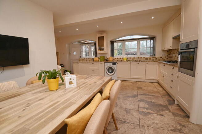 5 bed Manor House for sale Image 11