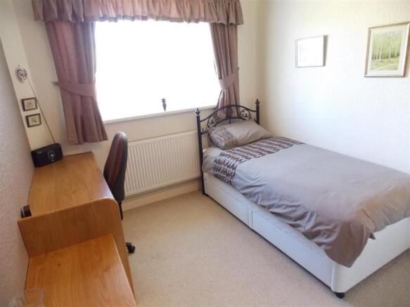 BEDROOM 2