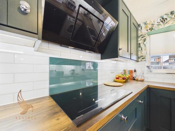 4 bed Detached for sale Image 5