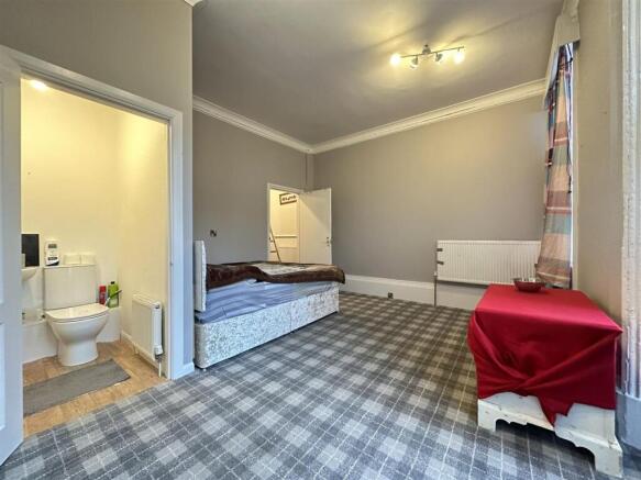 6 bed Not Specified for sale Image 7