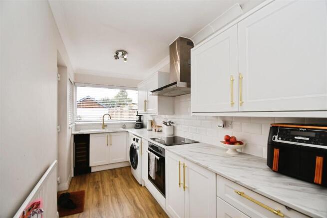 9896017c-U 20 20 289 29.JPG