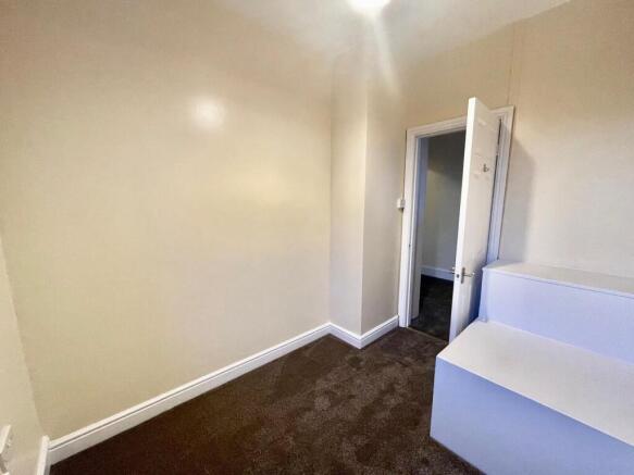 2 bed Terraced to rent Image 12