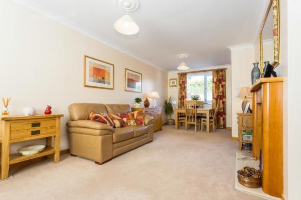 Lounge/Dining Room