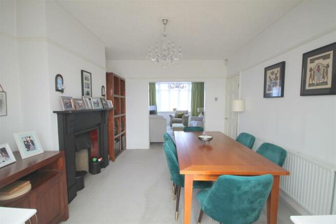 Dining room lounge.JPG