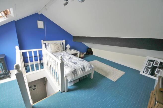 Attic room / Study / Occasional bedroom
