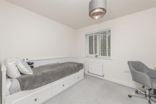 3 bed Terraced for sale Image 12