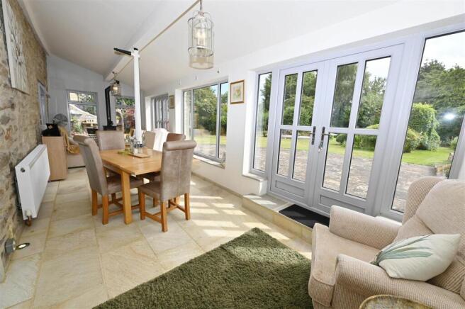 4 bed Detached for sale Image 6