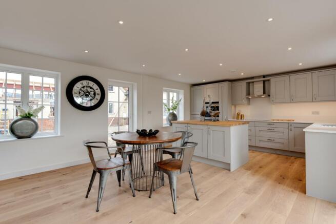 Kitchen/Dining Area