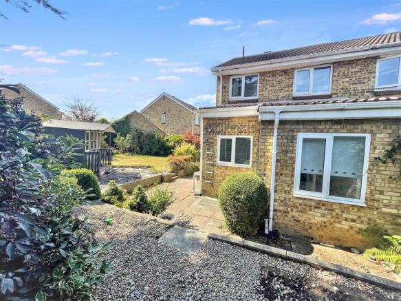 3 bed Semi-Detached for sale Image 11