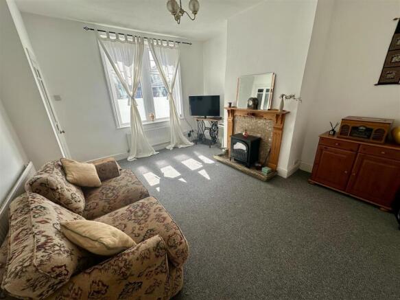 2 bed Terraced for sale Image 3