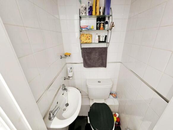2 bed Semi-Detached for sale Image 8