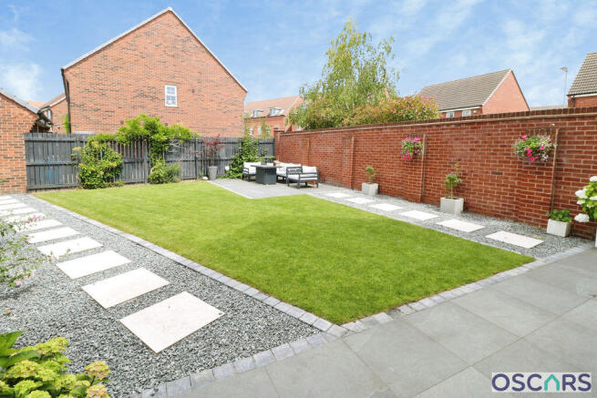 5 bed Detached for sale Image 7