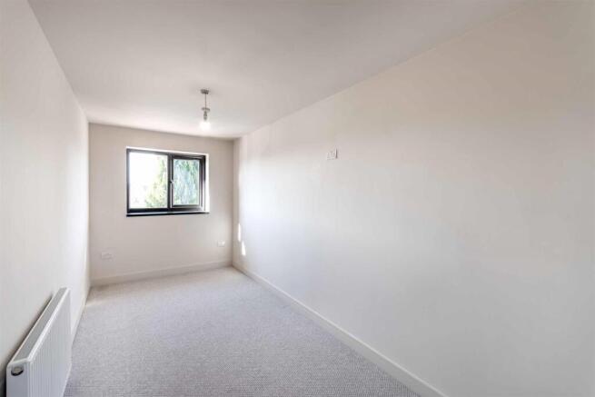 4 bed Detached for sale Image 11