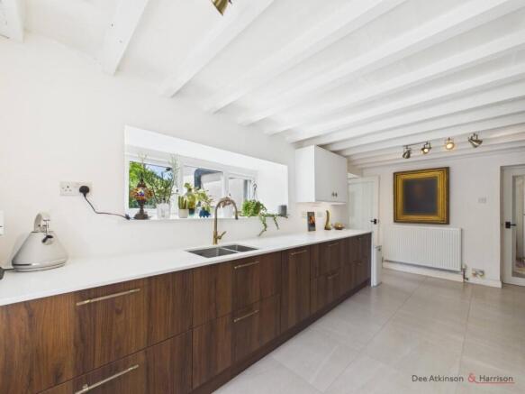 3 bed Detached for sale Image 7